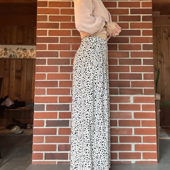 Leopard Print Flowy Pants - Picture 3 of 4